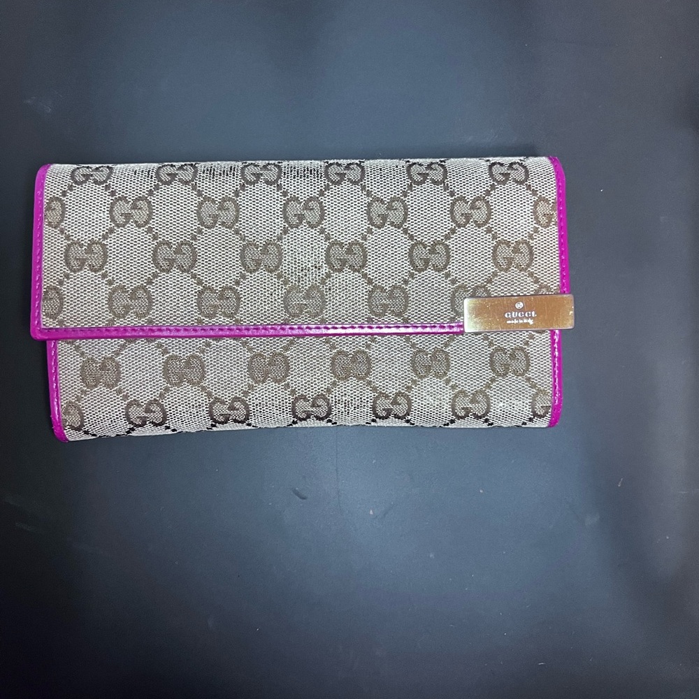 Gucci Beige and Magenta Clutch